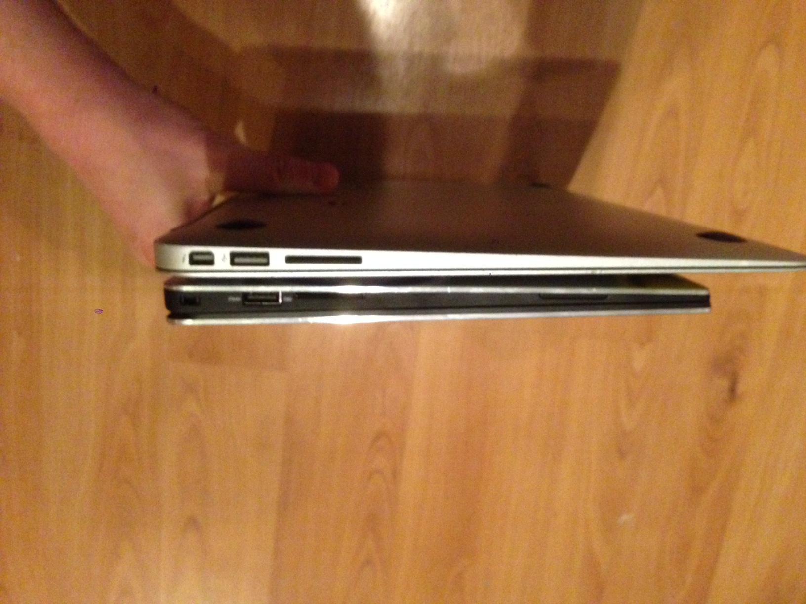 XPS 13 vs. Macbook air - Thickness